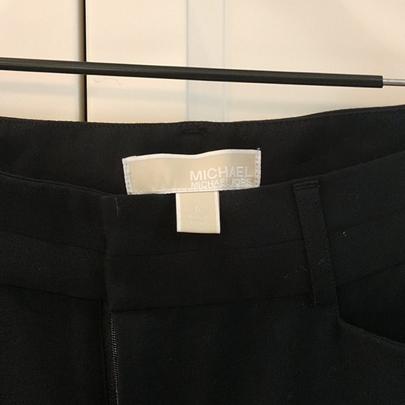Women's Navy dress pants size 6 (button missing) - Picture 2 of 3